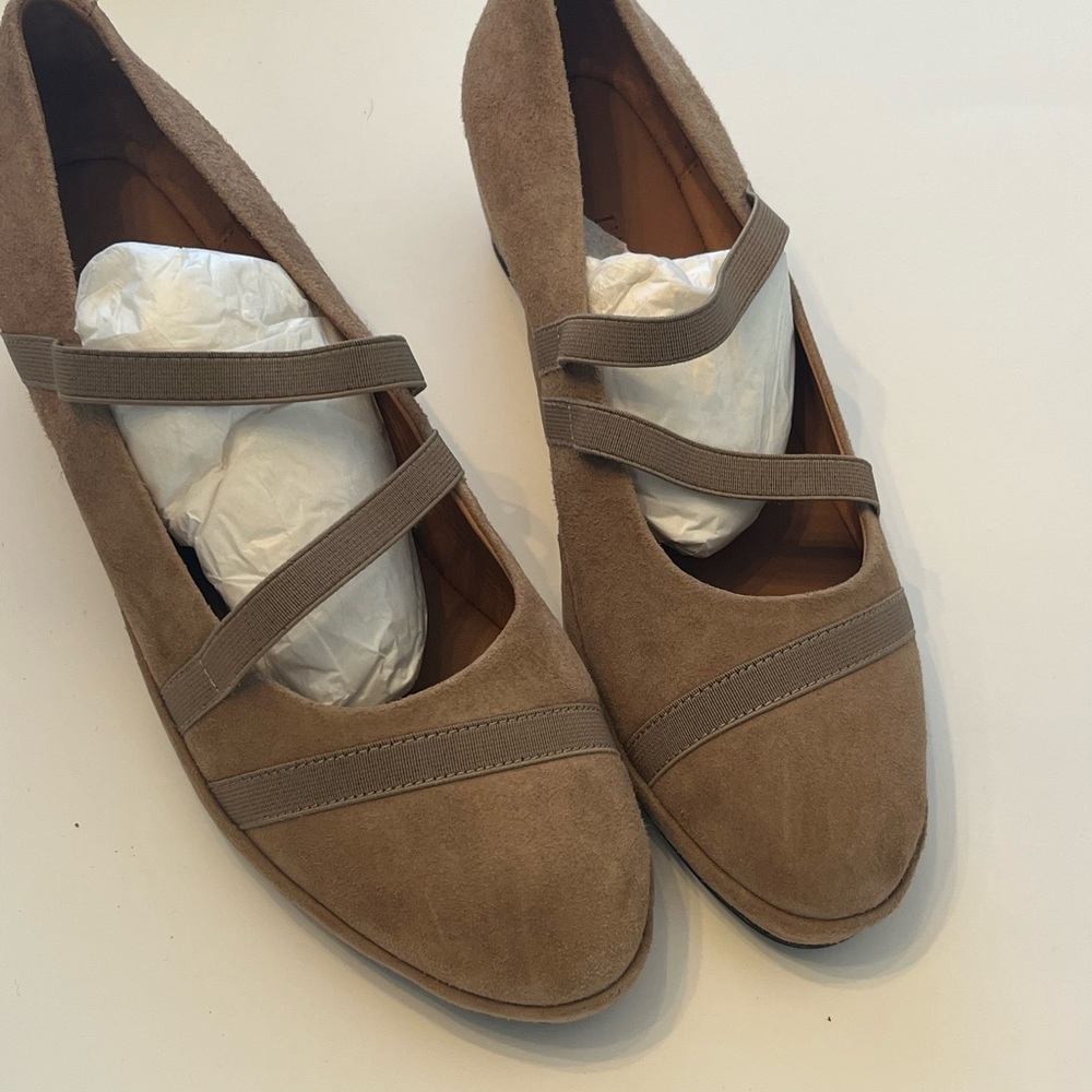 Suede tan mini wedge